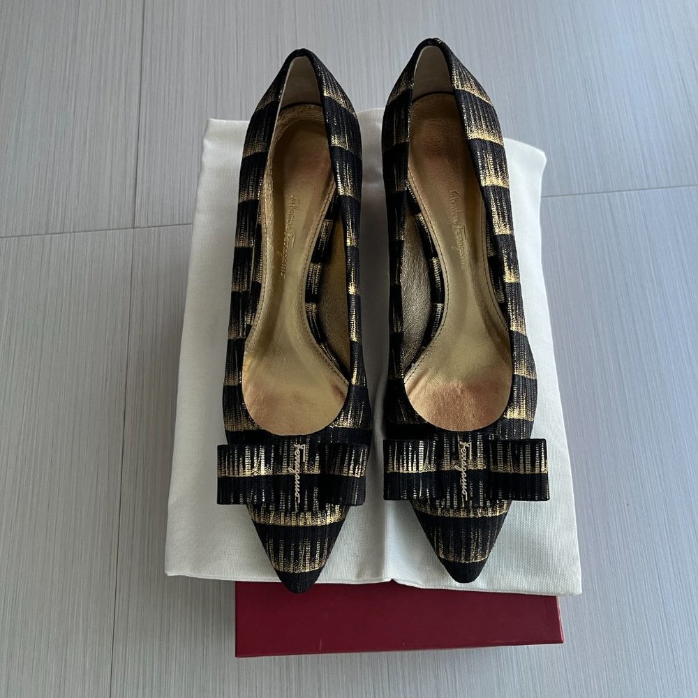 Metallic bow pumps - Picture 3 of 16